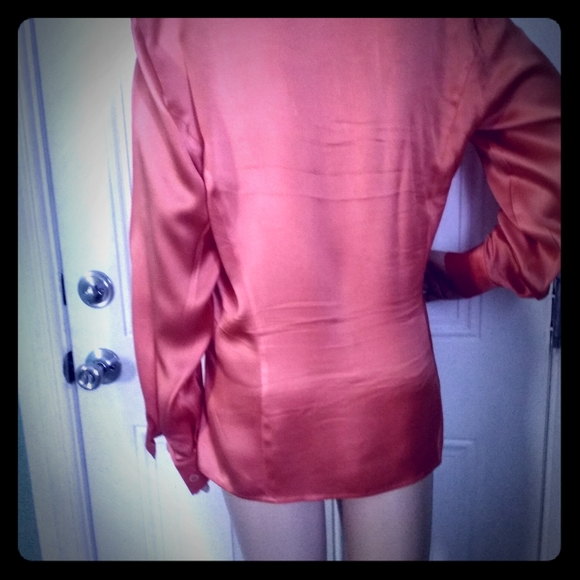 ESCADA SILK CHARMEUSE LS DOUBLE LAPEL BLOUSE - Picture 4 of 4